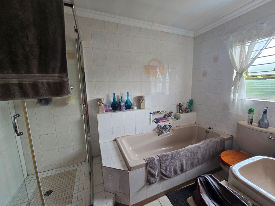 7 Bedroom Property for Sale in Langenhovenpark Free State